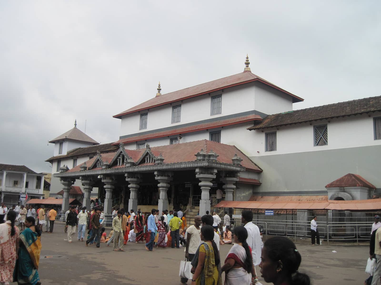 Pilgrims outside the Sri Manjunatha Temple at Dharmasthala