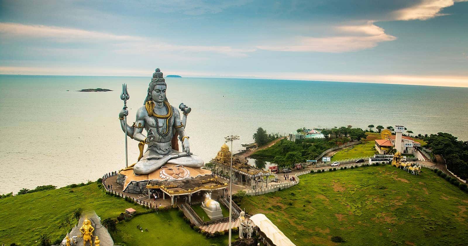 The Shiva statue at Murudeshwar overlooking the Arabian Sea
